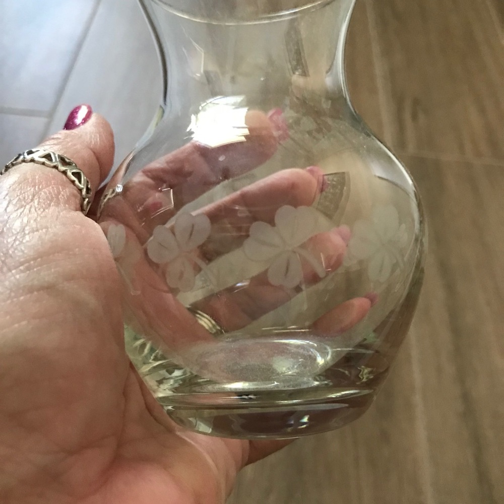 3 Leaf Clover ☘️ Lucky Irish Vase - Picture 1 of 5